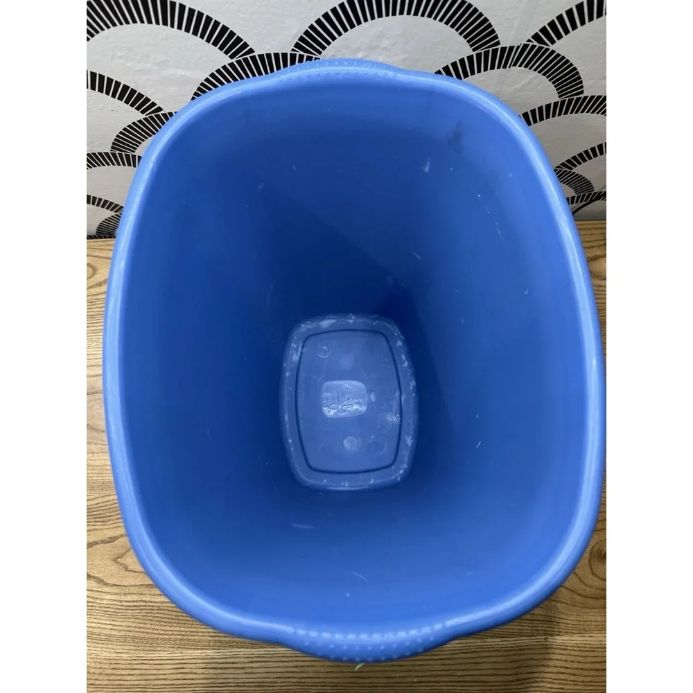 VTG 1998 Contour‎ Rubbermaid Vanity Waste Basket Trash can 2305 Blue 3 Gal